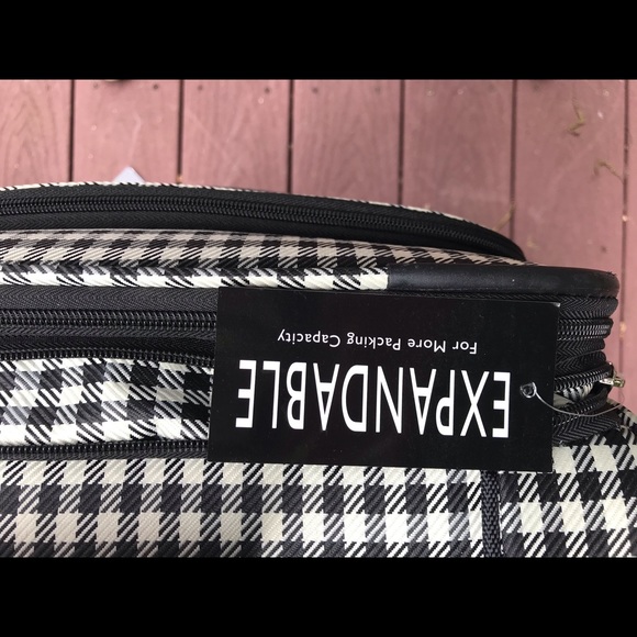 London Fog LAST CHANCE 20” Expandable Carryon - Picture 5 of 6